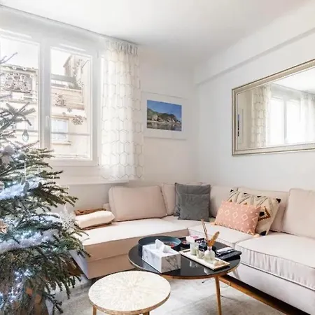 Spacious Moderne & Design 16em Arrondissement Apartment