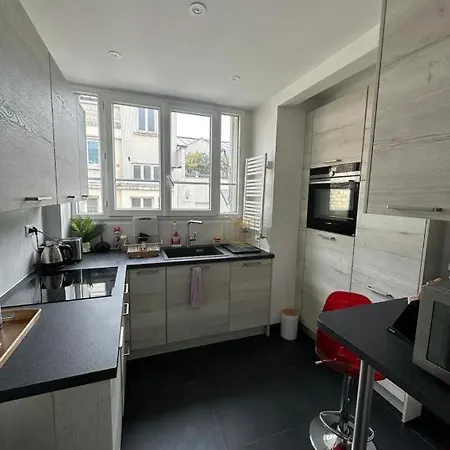 Spacious Moderne & Design 16em Arrondissement Apartment Paris